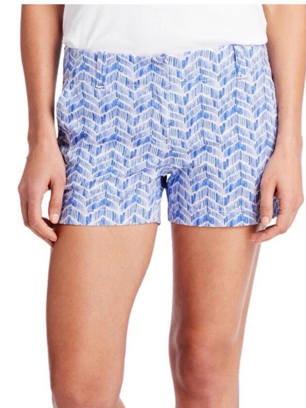 Vineyard Vines Linear Whale Tail Shorts size 4